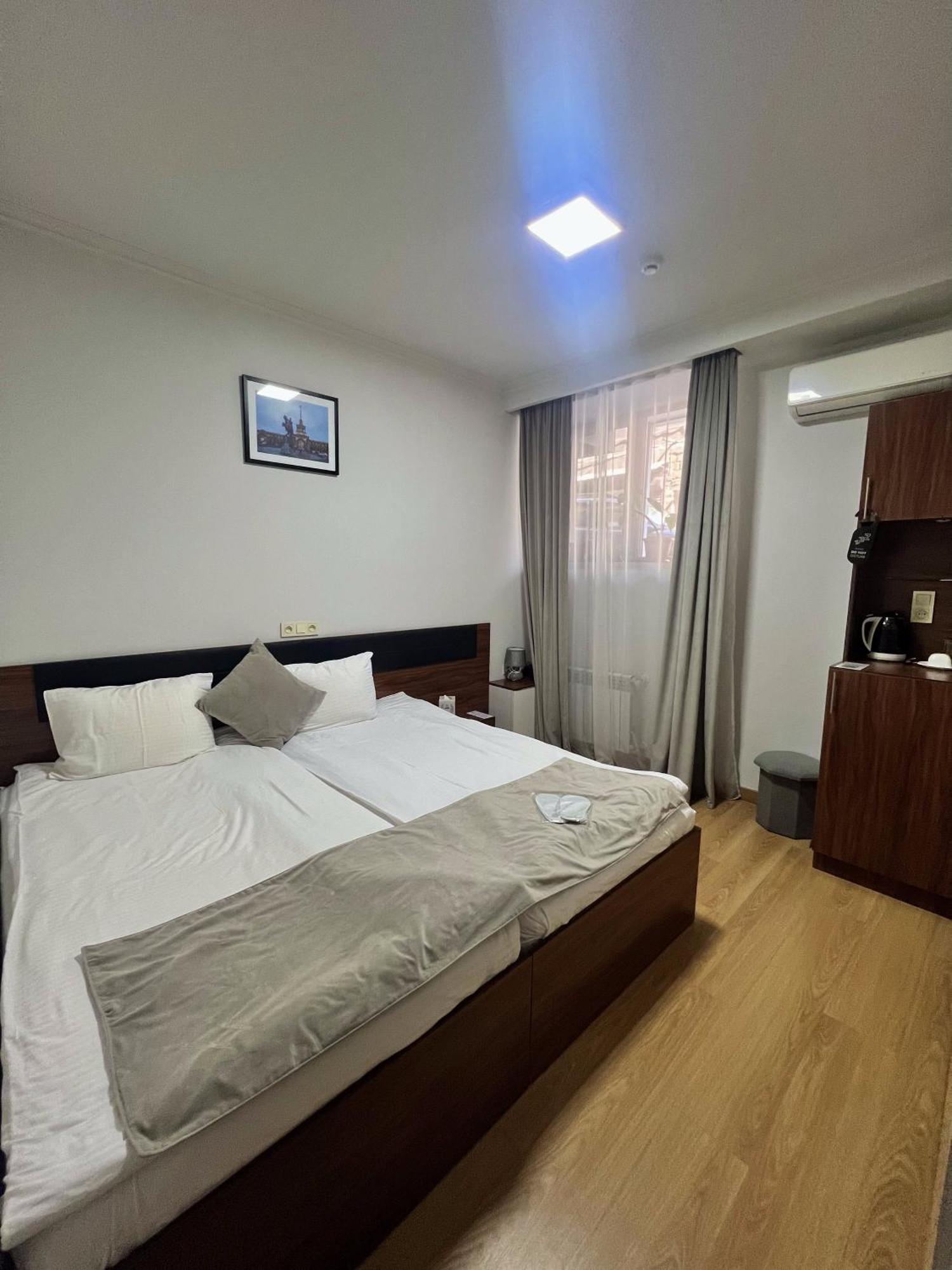 Mashtots Hotel Jereván Kültér fotó