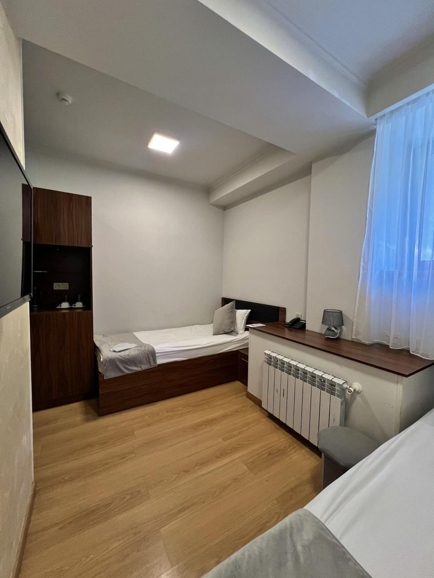 Mashtots Hotel Jereván Kültér fotó