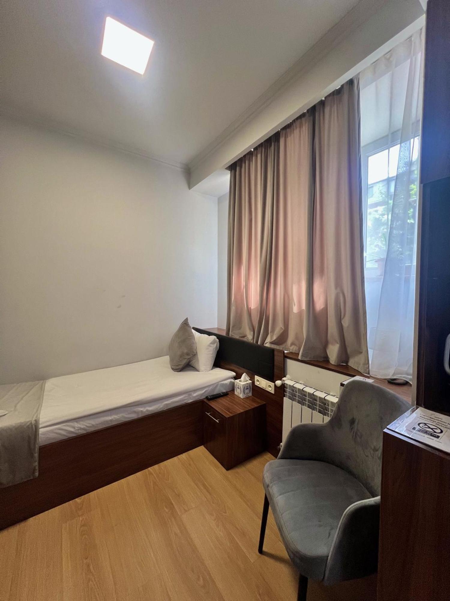Mashtots Hotel Jereván Kültér fotó