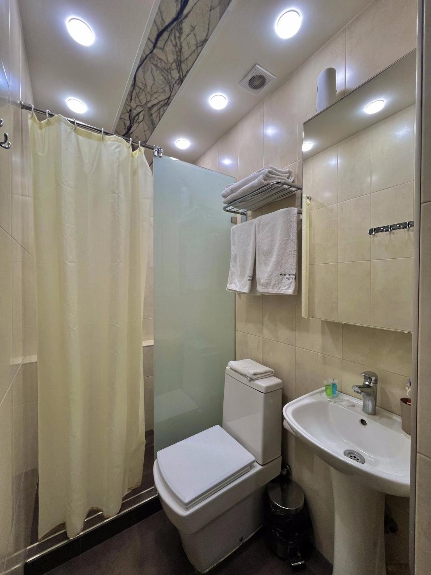 Mashtots Hotel Jereván Kültér fotó