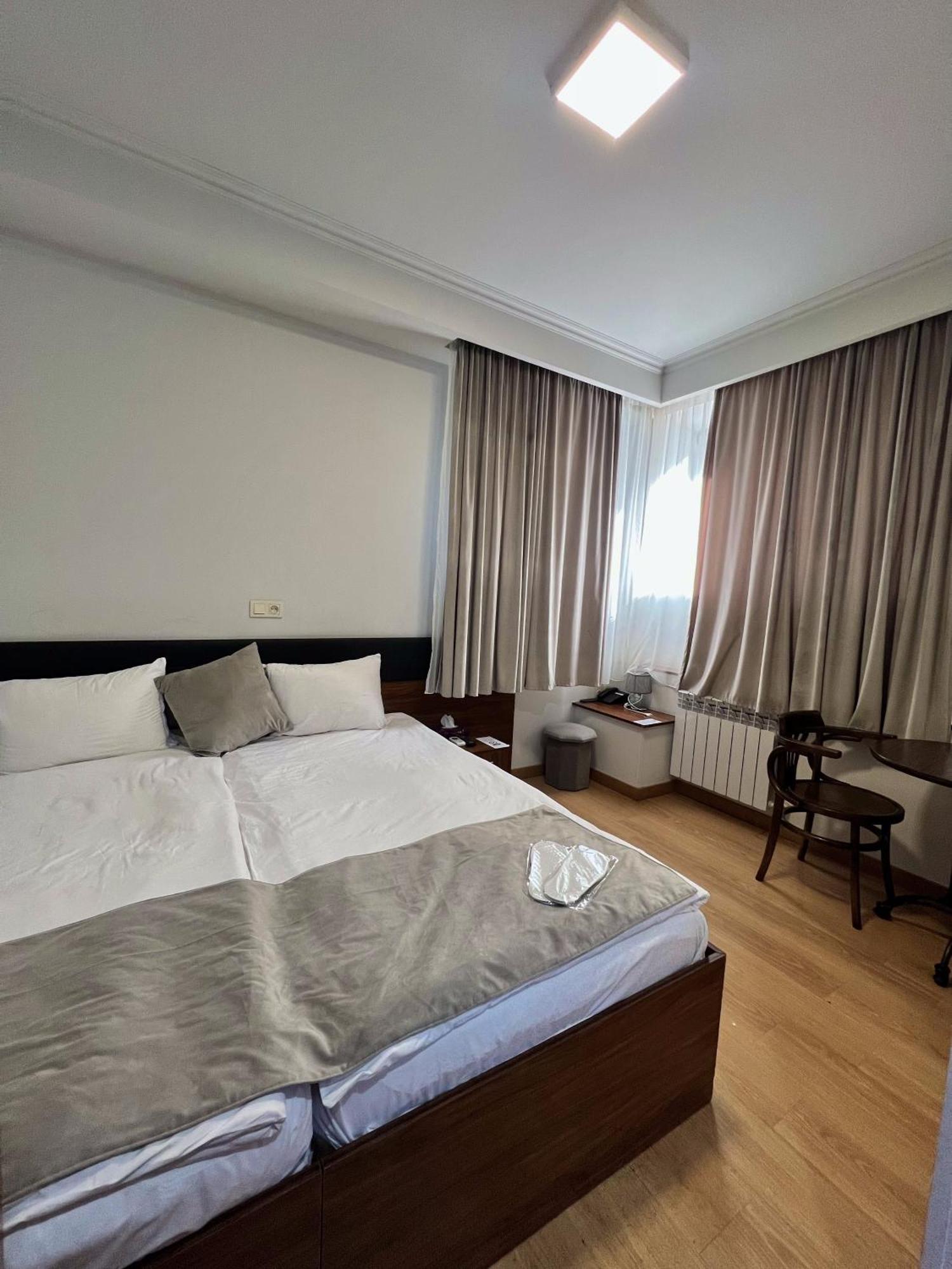 Mashtots Hotel Jereván Kültér fotó